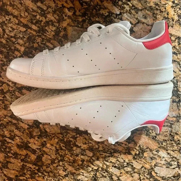 Mens Red Adidas Stan Smith - Picture 4 of 13